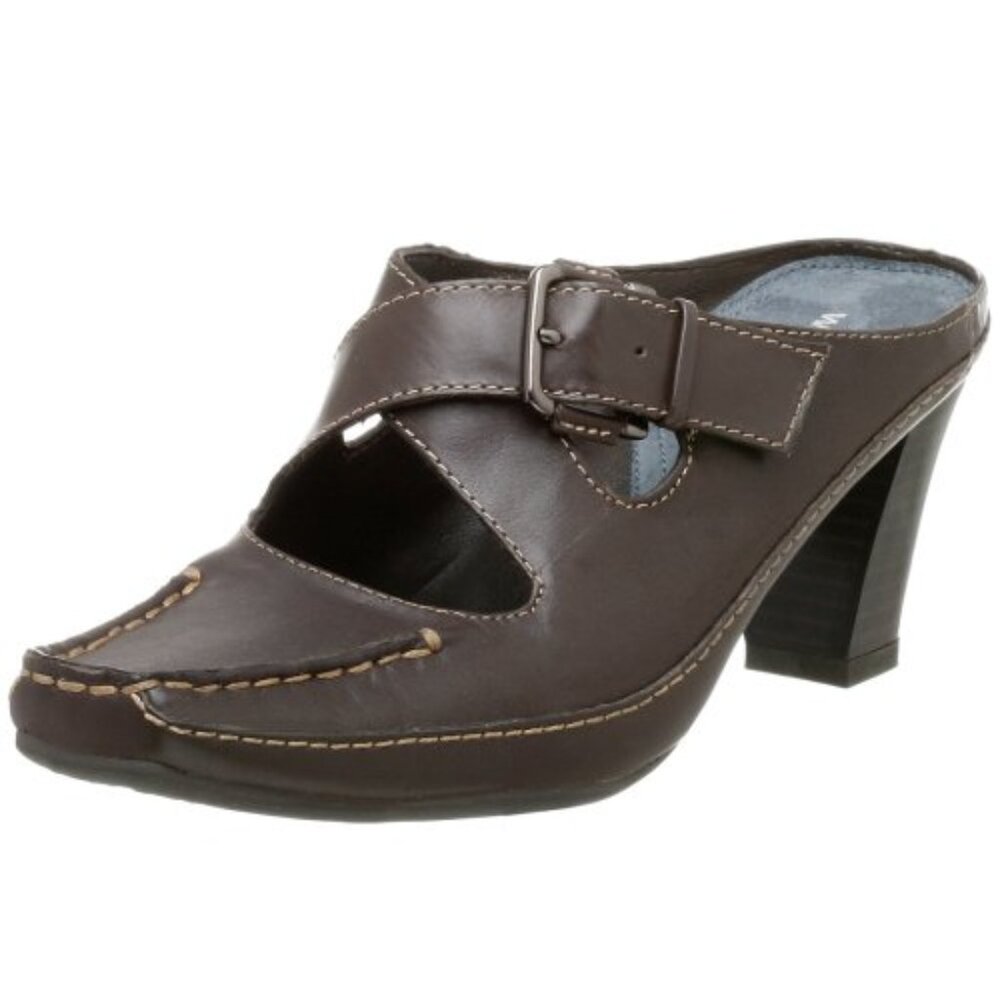 What's What Women's Eye Catching Stacked Heel Mule,Brown,9.5 M